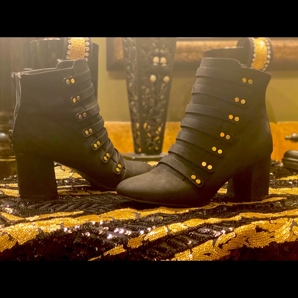 Boots size 7
